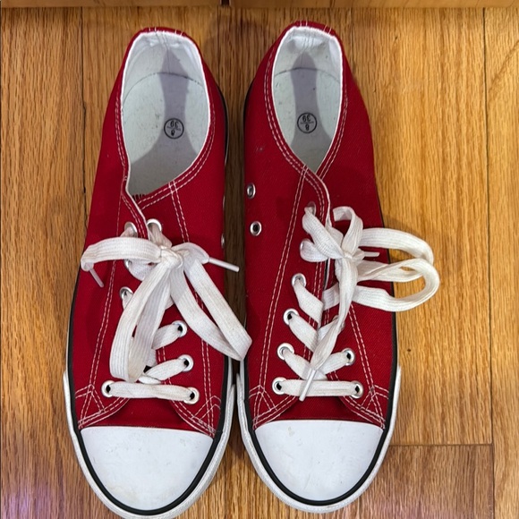 Classic Red Cavas Sneakers - Picture 2 of 3